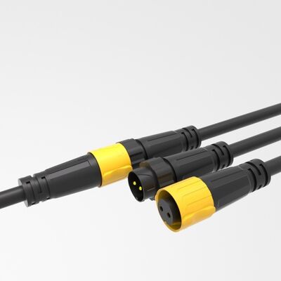 自己ロック防水データコネクタ IP67 定格 250VAC オス メスコネクタ